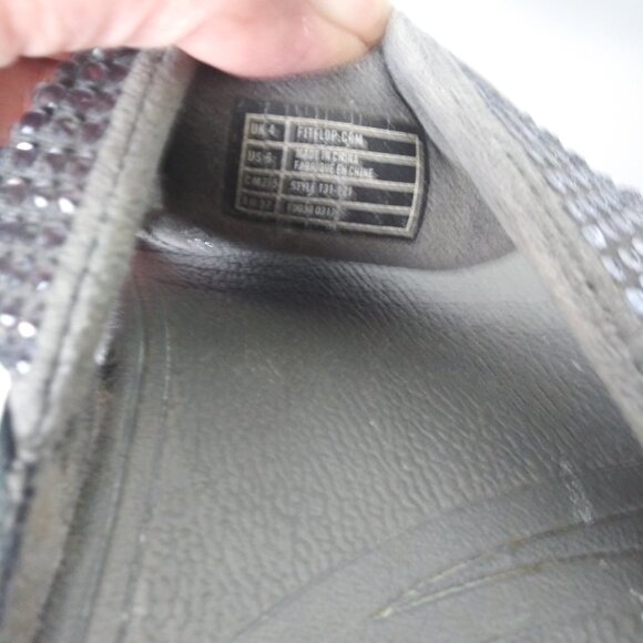 Fitflop Lulu Crystal Embellished Toe Post Sandal Pewter Gray Size 6 EUC - Picture 3 of 5